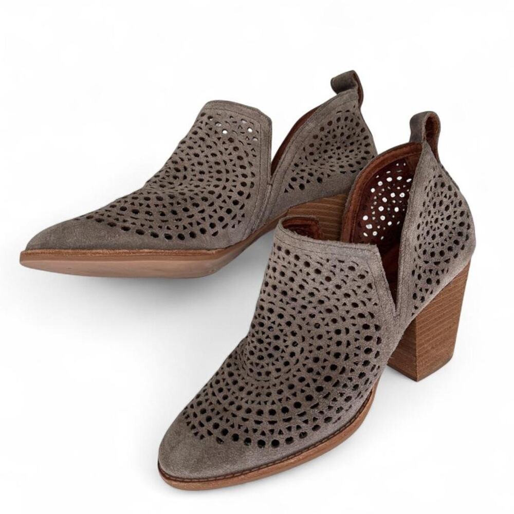 Jeffrey Campbell Rosalee Perforated Ankle Booties Gray Suede Size 8
